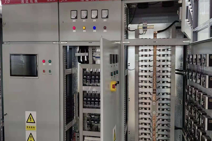 電控柜內部